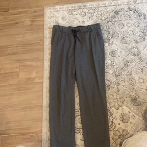 Dark gray lulu sweat pants